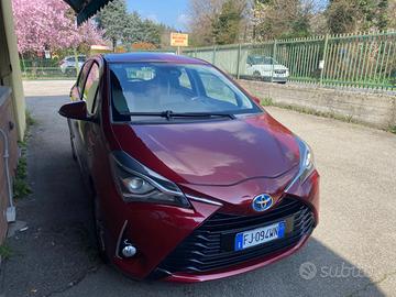 Autovettura tenuta bene. No fumatori