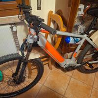 bicicletta elettrica MTB