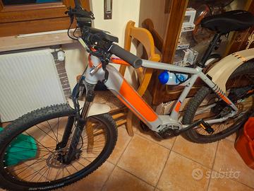 bicicletta elettrica MTB