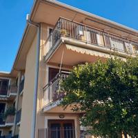 4 VANI SU 2 PIANI+GARAGE IN RESIDENCE TREMESTIERi