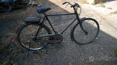 bicicletta Touring -b con motore