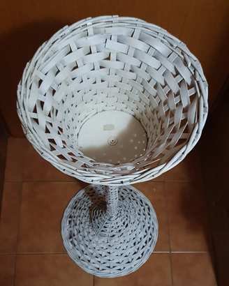 Alzata in vimini per addobbi floreali o per piante