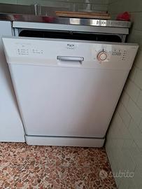 lavastoviglie Indesit