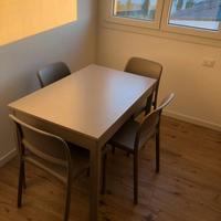 Tavolo rettangolare allungabile + 4 sedie Nardi