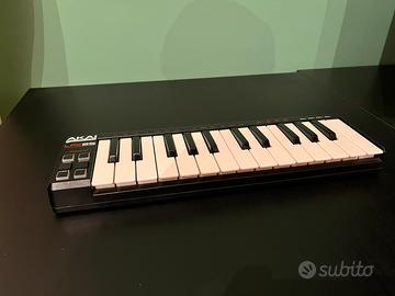 Akai LPK25