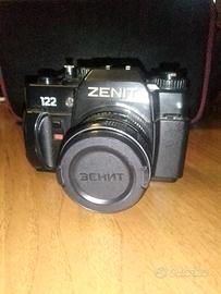 Macchina fotografica analogica Zenit