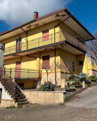 Indipendente ideale per due famiglie o B&B