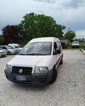 Fiat Scudo 2.0 JTD Autovettura 8p