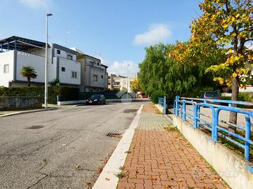 3 LOCALI A POLICORO