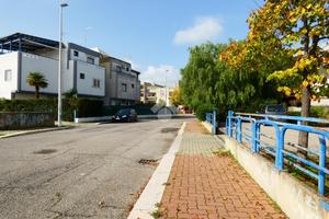 3 LOCALI A POLICORO