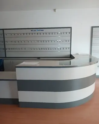 arredamanto negozio o ufficio