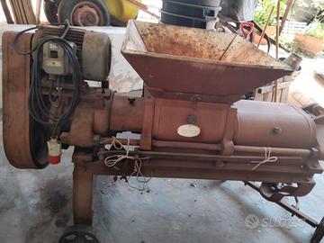 Torchio per fare il vino 🍷