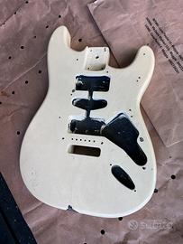 Corpo Fender Squier Stratocaster