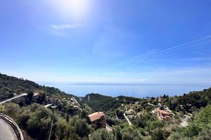 Villa di 295 m² con più di 5 locali a Ventimiglia