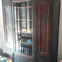Credenza con letto e comodini in legno 
