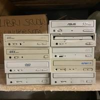 8 lettori CD/masterizz. IDE/HOST non testati