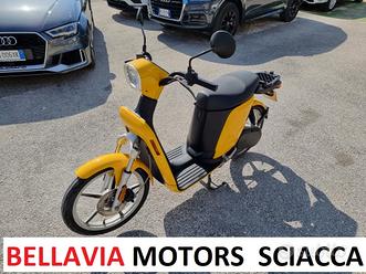 Scooter Elettrici Casco Ecooltra Scooter Elettrico Askoll Vendita