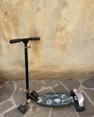 monopattino a 4 ruote