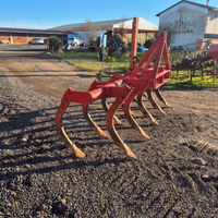 Ripuntatore estirpatore ripper per trattore