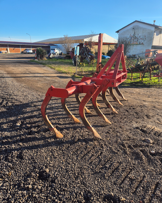 Ripuntatore estirpatore ripper per trattore