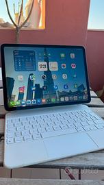 iPad Pro 11” 256 GB + Magic Keyboard