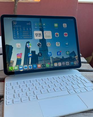 iPad Pro 11” 256 GB + Magic Keyboard
