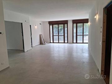 Appartamento di 200 m² con 5 locali e box auto dop