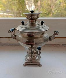 samovar sovietico vintage in miniatura 