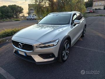 Volvo V60 Cross Country D4