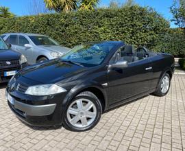 Renault Megane Mégane C-C 1.9 dCi Luxe Dynamique U