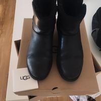 UGG in vera pelle neri