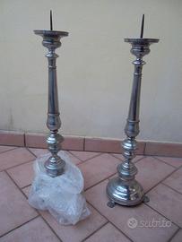 Coppia di grandi candelieri antichi
