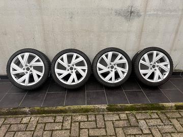 Cerchi da 18 golf e gomme invernali 225-40-18