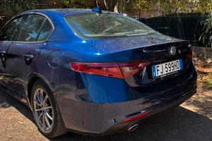 Alfa Romeo Giulia 2.2 - 150 cv