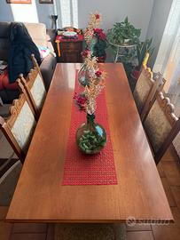 Tavolo antiquariato 185 x 85 x 76h + 4 sedie