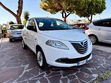 Lancia Ypsilon 0.9 TwinAir 85 CV 5 porte Metano Ec