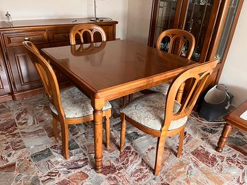 Tavolo con sedie