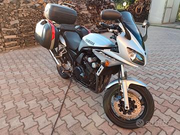 YAMAHA FZS 600 Fazer