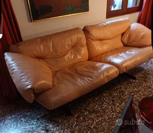 DIVANO IN PELLE FRAU