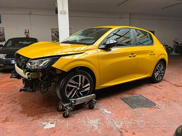 Peugeot 208 1.2 2023 incidentata