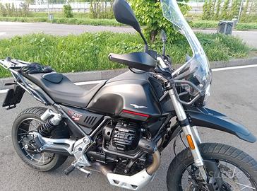 Moto Guzzi V85 TT Nero Etna - 2022