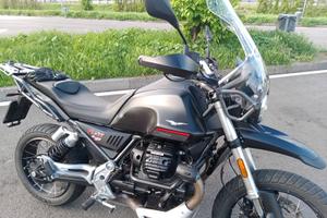 Moto Guzzi V85 TT Nero Etna - 2022