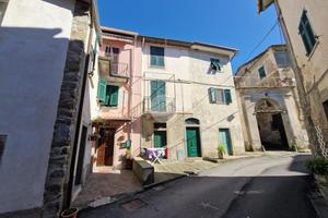 MONOLOCALE A RICCÒ DEL GOLFO DI SPEZIA