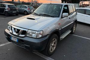 NISSAN TERRANO 2700