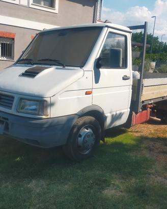 autocarro Iveco Daily 
