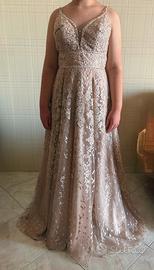 Vestito elegante per diciotessimo e matrimonio