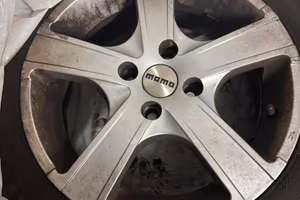 Cerchi in lega Momo da 15” + pneumatici invernali
