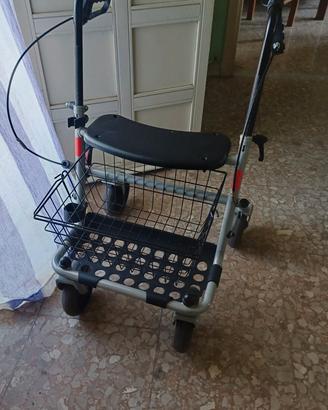 Deambulatore con seduta