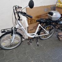 Bicicletta pedalata assistita COME NUOVA