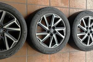 4 cerchi originali Toyota gommati Continental